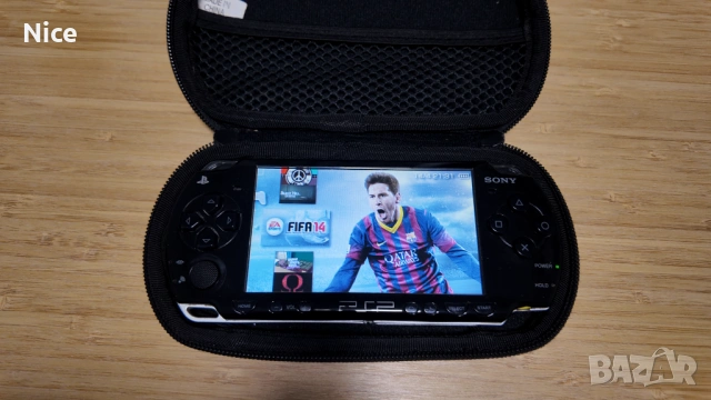 PSP + 32GB карта + нова батерия + калъф