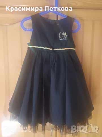 Продавам прекрасна рокличка Хелоу Кити на H&M , снимка 2 - Детски рокли и поли - 48284746