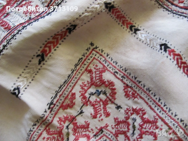 Старо каре , ръчна бродерия върху коприна 96х96см., снимка 6 - Антикварни и старинни предмети - 51834747