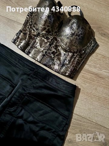 Комплект от черна пола и корсет в змийски принт