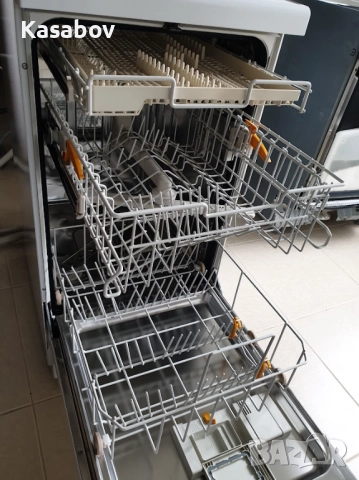 Miele Съдомиялна - 9 Комплекта - Свободностояща - 45см - Тясна, снимка 5 - Съдомиялни - 52460018