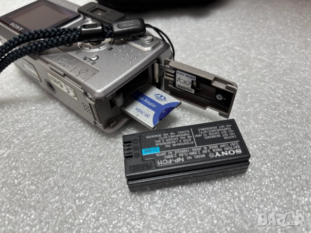 Цифров Фотоапарат Sony Cyber-shot DSC-P10, снимка 11 - Фотоапарати - 52223142