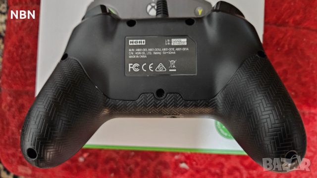 Контролер Horipad Pro (Xbox Series X/S - Xbox One), снимка 2 - Xbox конзоли - 52511662