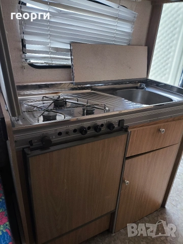 Компактна и функционална каравана Sterckeman, снимка 8 - Каравани и кемпери - 54188063