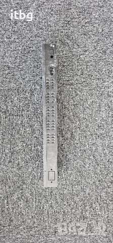 Продавам рутер Mikrotik RB2011 RM, снимка 3 - Рутери - 50752622