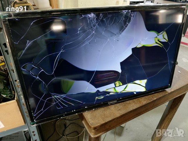 Телевизор Samsung UE32EH4000W На части 