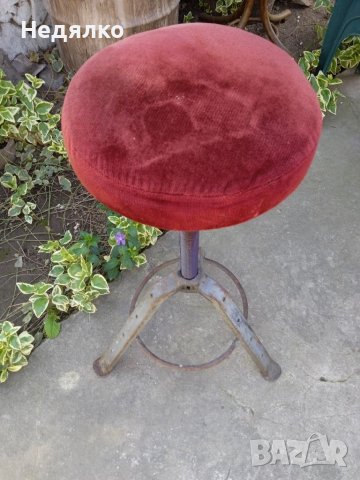 Старо въртящо столче, ръчна изработка , снимка 3 - Антикварни и старинни предмети - 36580125