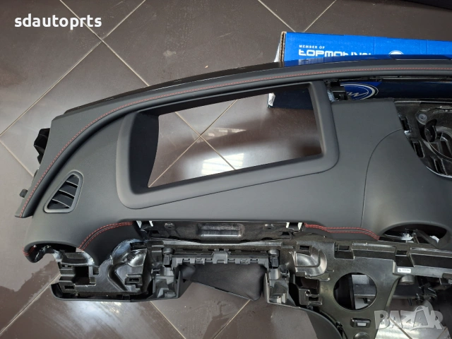 Ново Кожено Табло с Червен шев Mercedes W206 AMG A2066802707 HUD, снимка 5 - Части - 53896384