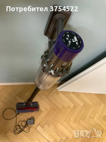 Вертикална прахосмукачка Dyson V10, снимка 2 - Прахосмукачки - 48975460