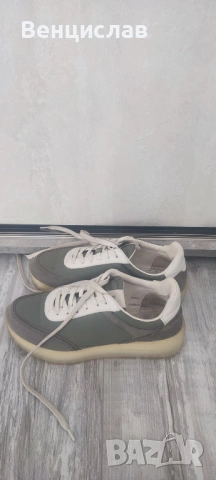 Маратонки, зелен цвят, комбинирани: естествена кожа и текстил. Massimo Dutti, Забележка: Без стелка.