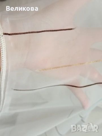 модел за тънко перде с деликатни чертички