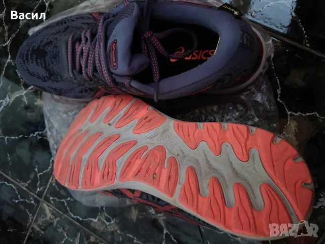 Дамски маратонки Asics с Goretex мембрана, размер 39,5, снимка 5 - Маратонки - 47741462
