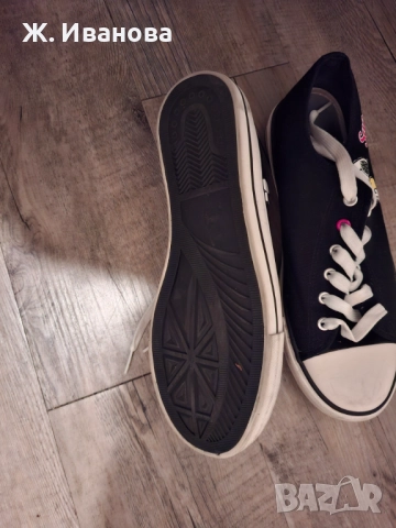 Продавам черни гуменки номер 42, снимка 2 - Кецове - 52924441