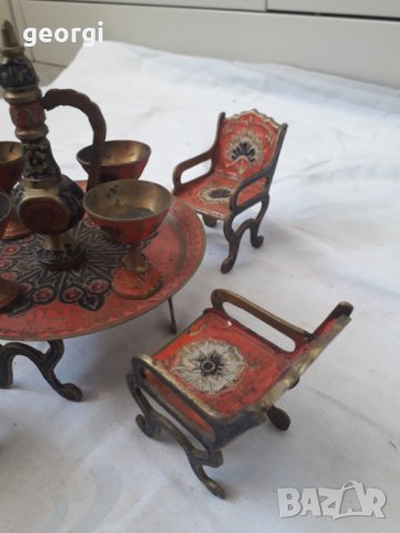 Мини декоративна бронзова маса с 4 стола и сервиз за чай, снимка 4 - Колекции - 31464400