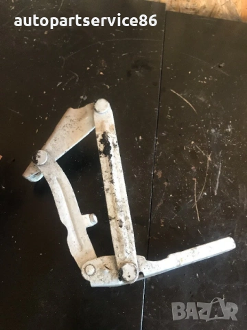 Панти за капака на двигателя дясна страна за Mercedes W906 Sprinter (2006-2011) 9067500121, снимка 2 - Части - 54080265