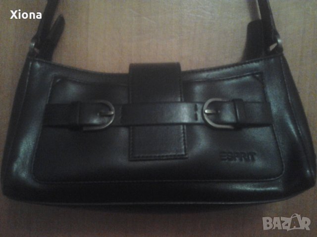 Малка черна кожена чанта на Esprit, снимка 2 - Чанти - 38789650