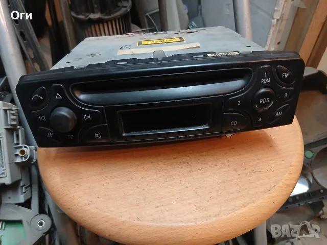 Авторадио със CD за Мерцедес W203 BECKER A 203 820 12 86 / A2038201286