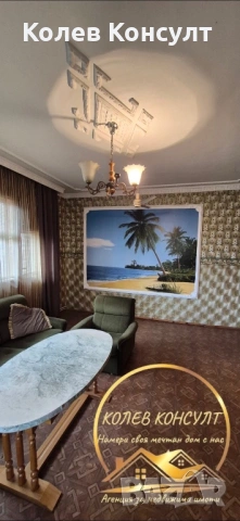 Триетажна къща с търговски помещения град Харманли, снимка 13 - Къщи - 53905651