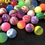 Нов комплект от 15 смесени цветни подскачащи топки 25 мм. Деца Парти Подарък, снимка 2