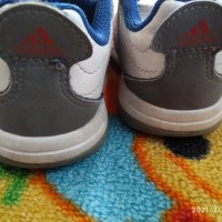 Маратонки Adidas 25 номер, снимка 9 - Детски маратонки - 32073611
