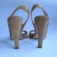 Обувки на висок ток Carven телесен велур н.38, снимка 2 - Дамски обувки на ток - 29562495