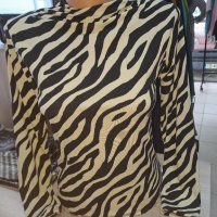 Блузки с принт, снимка 1 - Блузи с дълъг ръкав и пуловери - 42449232