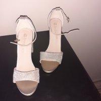 Дамски обувки, снимка 4 - Дамски обувки на ток - 37415279