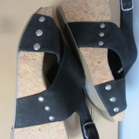 Дамски чехли и сандали номер 36, снимка 2 - Чехли - 36985912