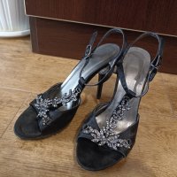 Официални черни токчета , снимка 5 - Дамски обувки на ток - 44239692