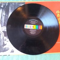  Charlie Chaplin’s A Countess From Hong Kong (Soundtrack) – Decca DL 71501, снимка 2 - Грамофонни плочи - 31557517