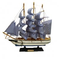 Кораб, Ретро модел, Дървен, Текстилни платна, 32х32 см, снимка 1 - Морски сувенири - 37954022