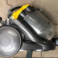 продавам прахосмукачка dyson, снимка 4 - Прахосмукачки - 42143884