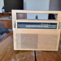 Старо радио,радиоприемник Алпинист 2, снимка 1 - Антикварни и старинни предмети - 37859692