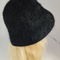 Дамска зимна шапка тип  идиотка, снимка 4 - Шапки - 42370514