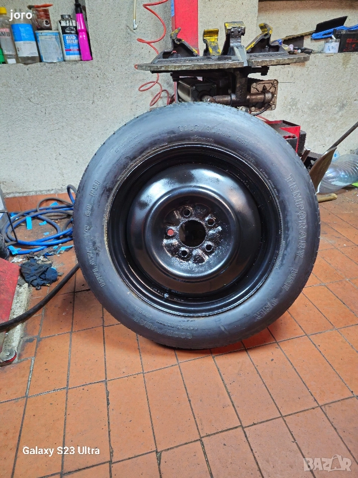 Патерица Dacia Duster , снимка 1