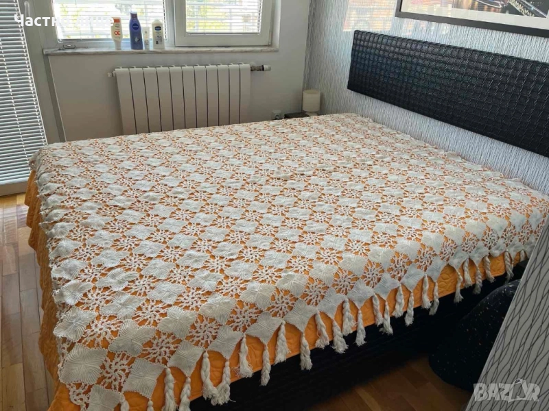 Ръчно бродирана кувертюра., снимка 1