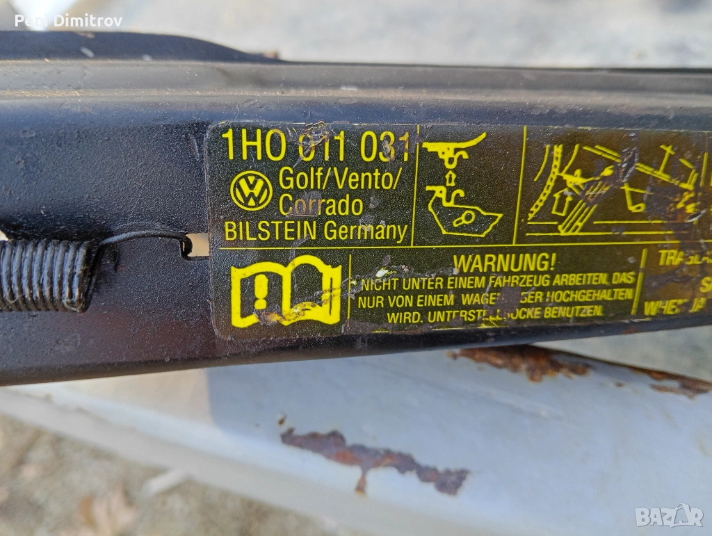 Оригинален  крик Volkswagen Golf  1H0011031, снимка 1