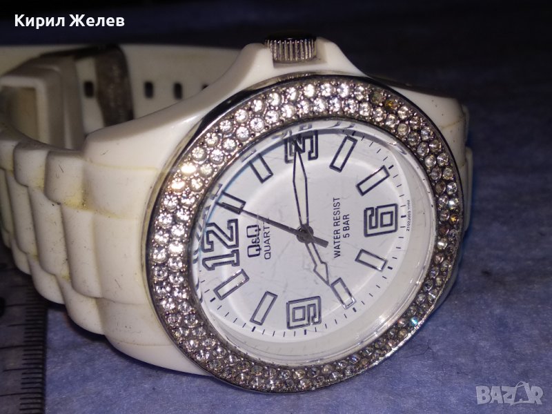 Q&Q ФЕШЪН МАРКОВ ЯПОНСКИ КВАРЦОВ ДАМСКИ ЧАСОВНИК Кю и Кю с БЛЕСТЯЩИ КРИСТАЛЧЕТА 34129, снимка 1