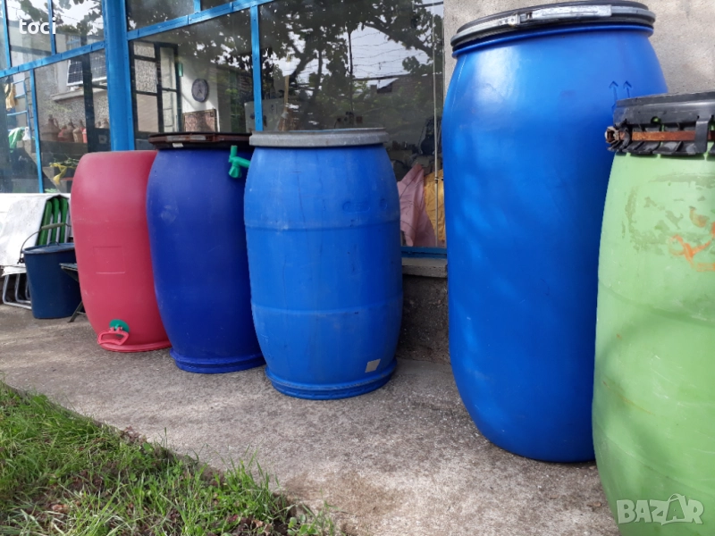 Пластмасови дебели и здрави бидони с капаци с метални скоби за съхранение на течности вино ракия, снимка 1