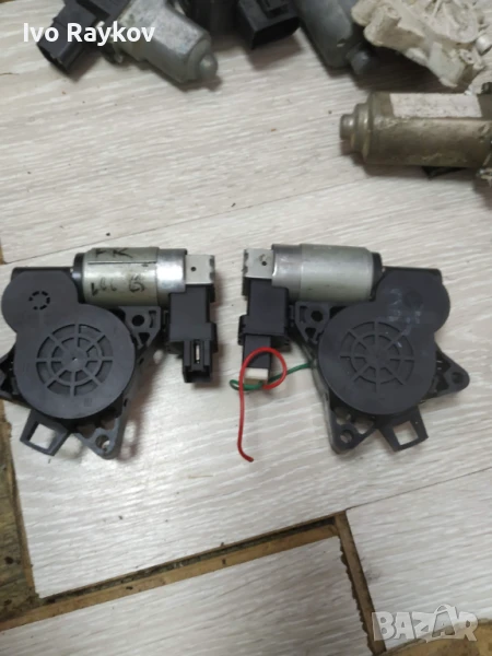 Ляво и дясно моторче стъклоповдигач за Mazda 3 Sport 5 6 CX-7 CX-9 RX8 G22C5958X , снимка 1