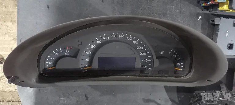 Километраж Mercedes C-Class W203 220 CDI, снимка 1