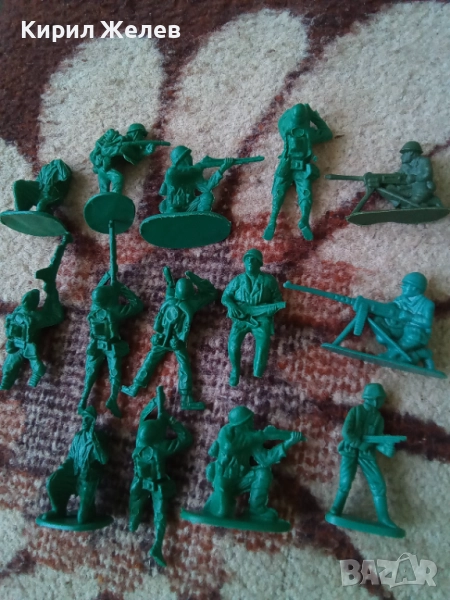 Войници пластмасови 12 броя 51738, снимка 1