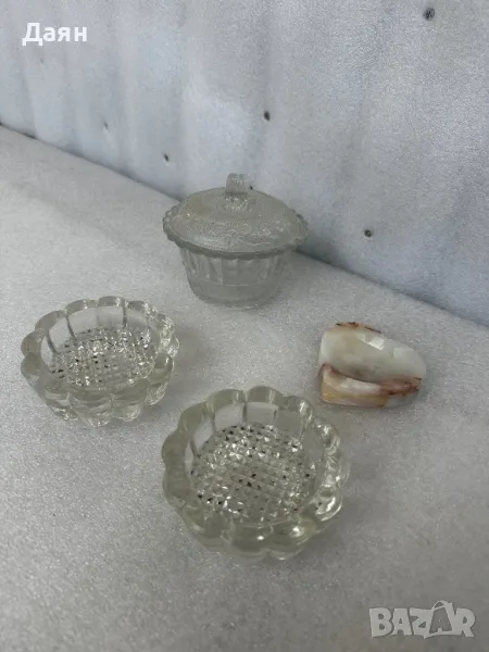 стъклени свещници и захарница с капак  , снимка 1