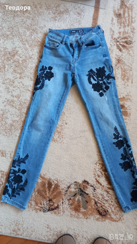 Дънки с бродерия, снимка 1