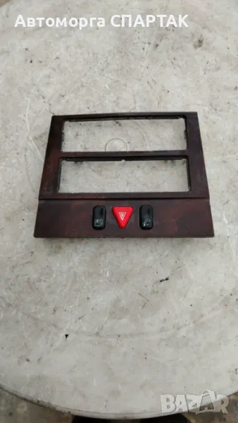 Централна конзола с копчета за Мерцедес Е класа В210 от Mercedes E200 W210, снимка 1