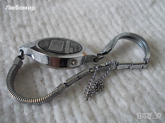 Дамски часовник STEMPO, снимка 6 - Антикварни и старинни предмети - 53924766