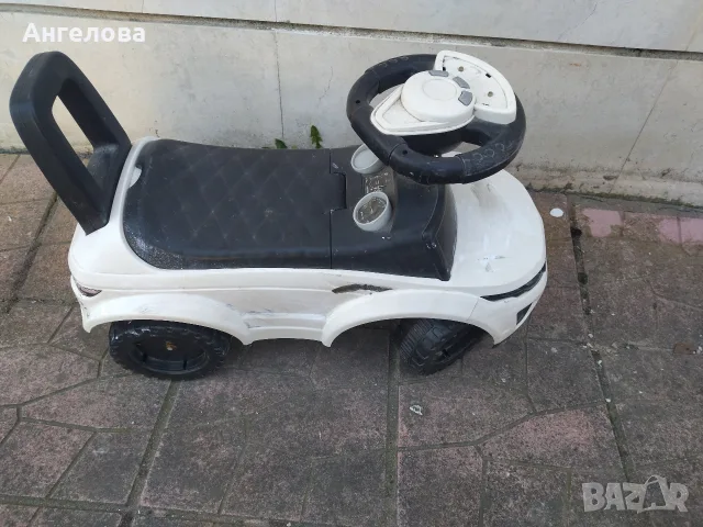 Кола за бутане и дървено столче