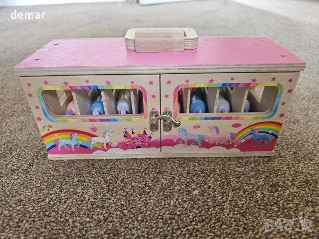 Дървен комплект за игра с конюшня, 8 броя еднорози, снимка 3 - Образователни игри - 54028967