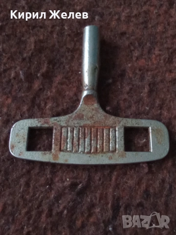 Ключ за стенен часовник 52056, снимка 8 - Антикварни и старинни предмети - 53137459