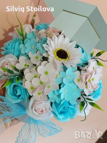 Букети със сапунени цветя за абитуриенти и абсолвенти, снимка 7 - Подаръци за жени - 40305025